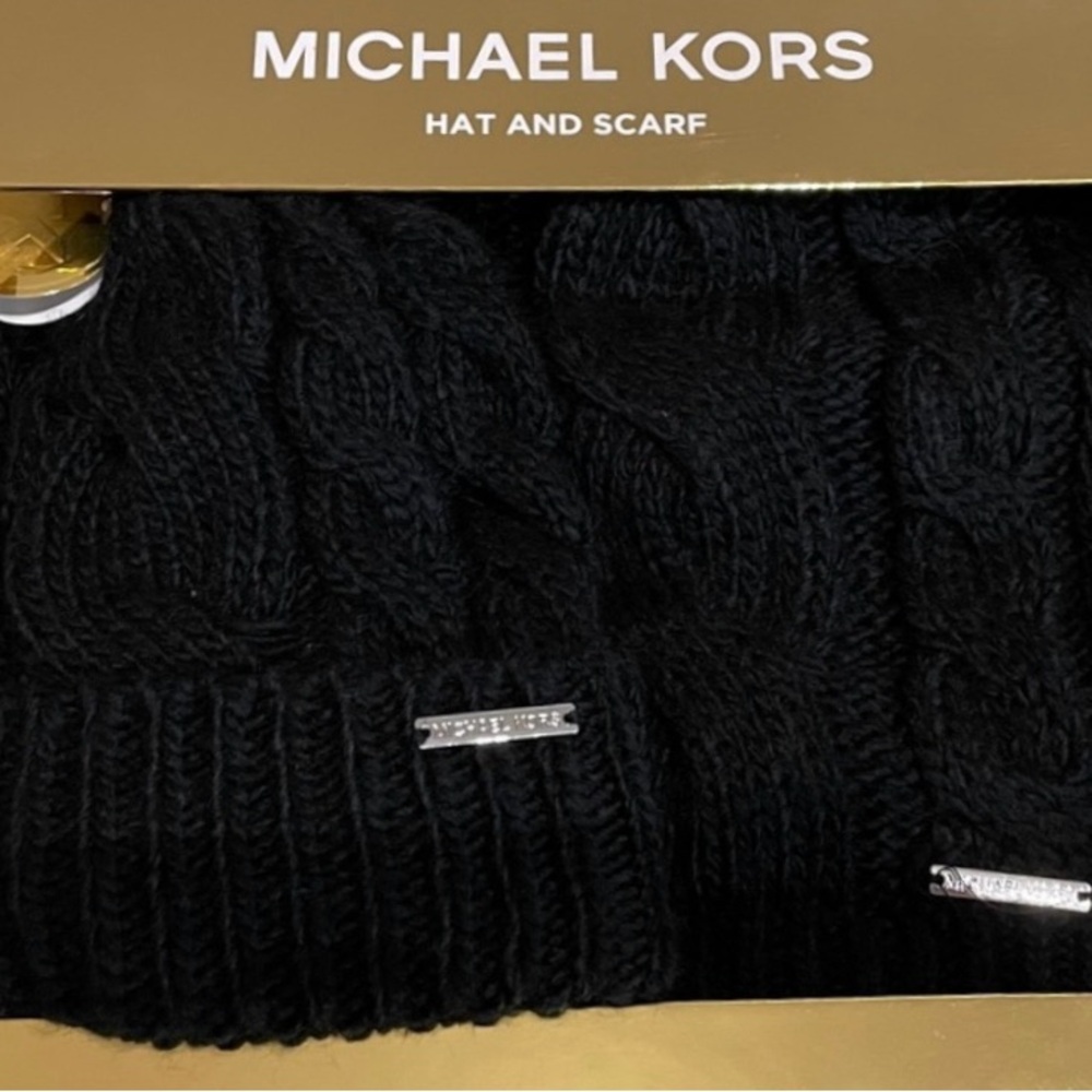 MICHAEL KORS BLACK CABLE KNIT SCARF HAT SET NEW IN BOX! - Picture 5 of 6